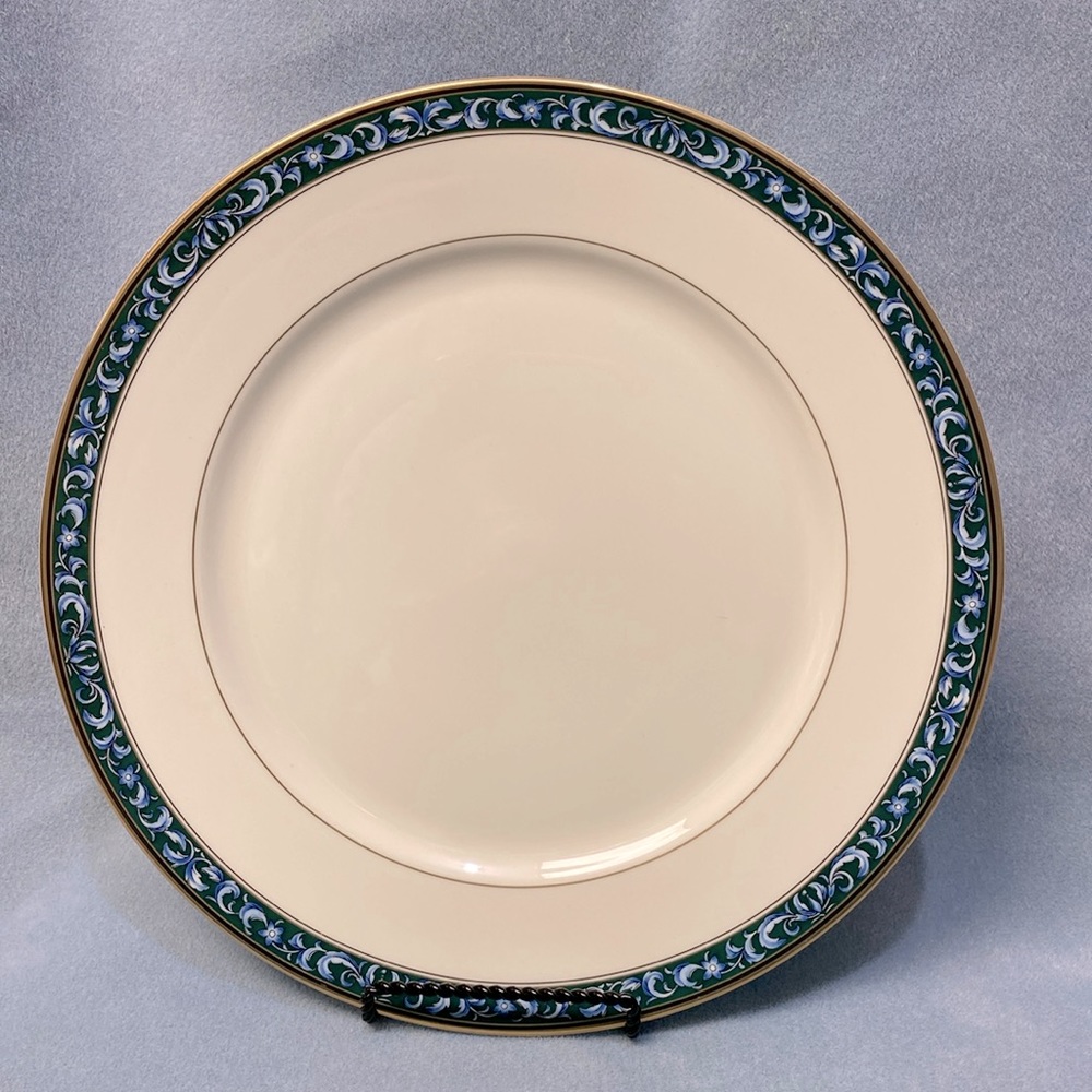 MIKASA AUBUSSON Chop Plate/Serving Platter